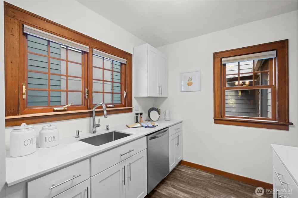 1417 Martin Luther King Jr Way Seattle, WA 98122