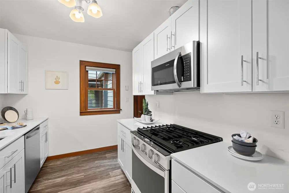 1417 Martin Luther King Jr Way Seattle, WA 98122