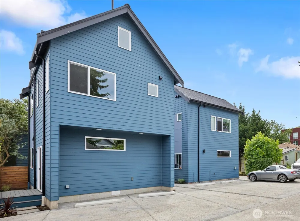 1417 Martin Luther King Jr Way Seattle, WA 98122