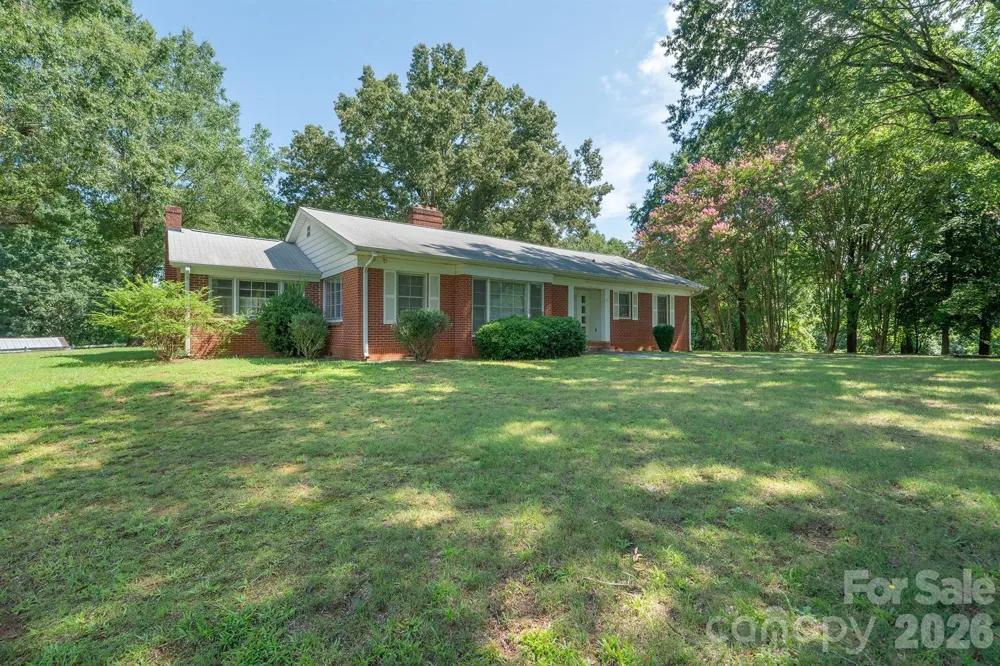 17 E Murray Street Maiden, NC 28650