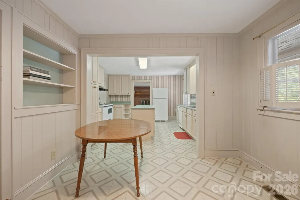 17 E Murray Street Maiden, NC 28650
