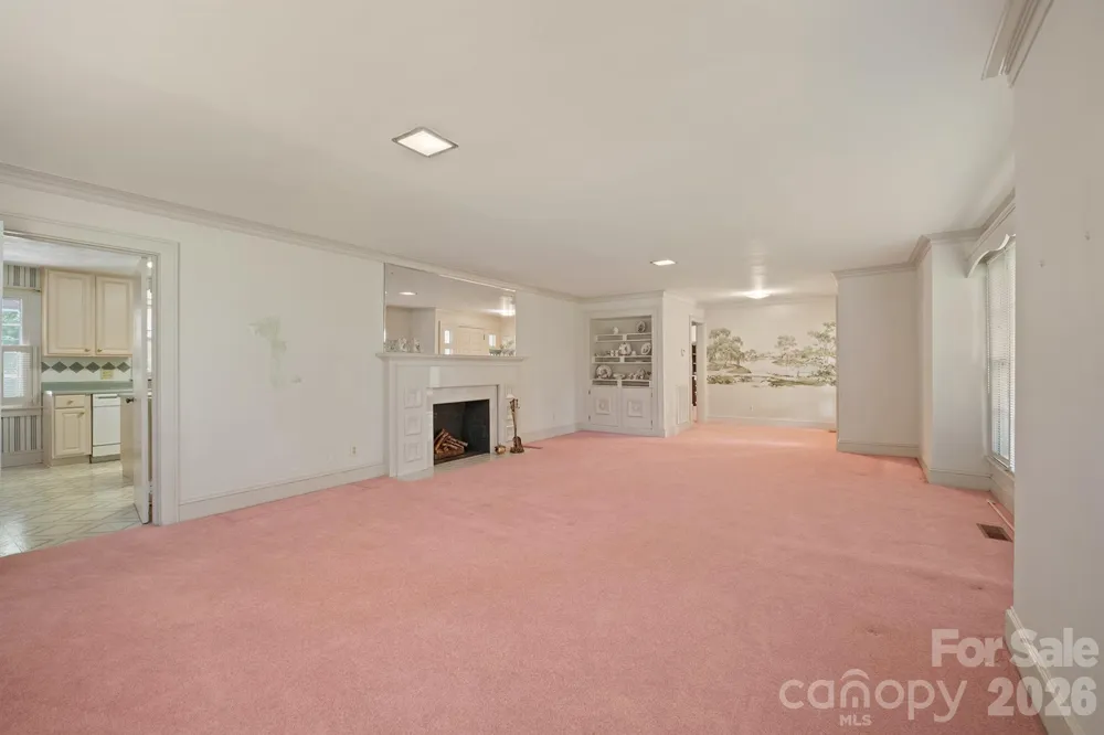 17 E Murray Street Maiden, NC 28650