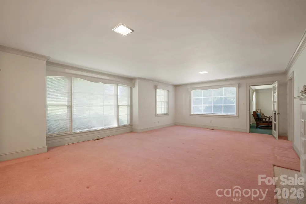 17 E Murray Street Maiden, NC 28650