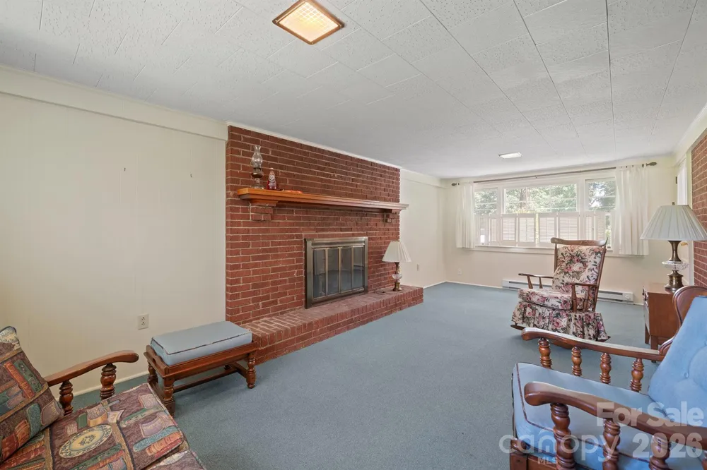 17 E Murray Street Maiden, NC 28650