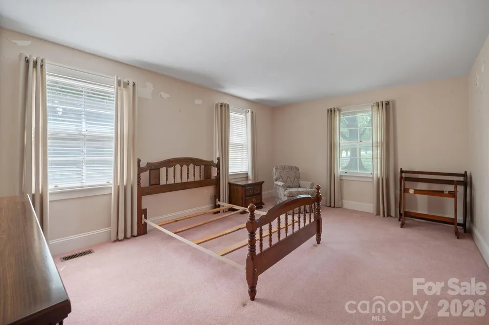 17 E Murray Street Maiden, NC 28650
