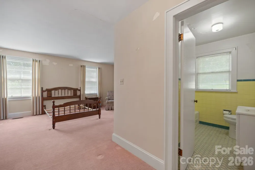 17 E Murray Street Maiden, NC 28650