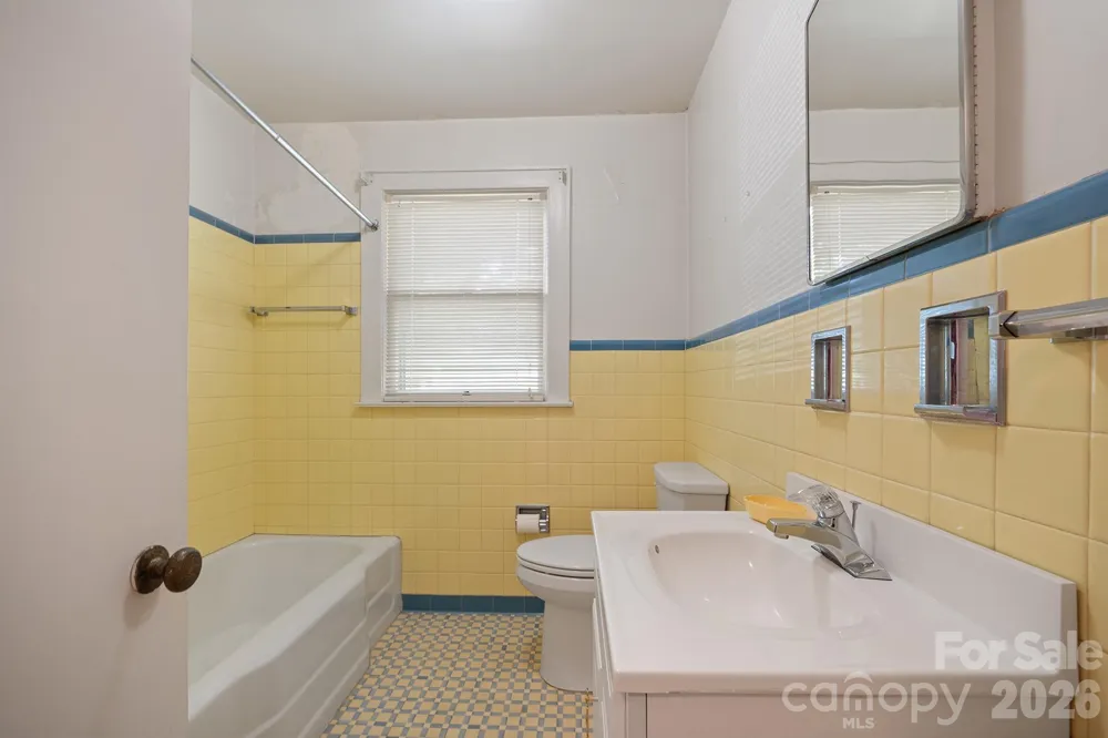 17 E Murray Street Maiden, NC 28650