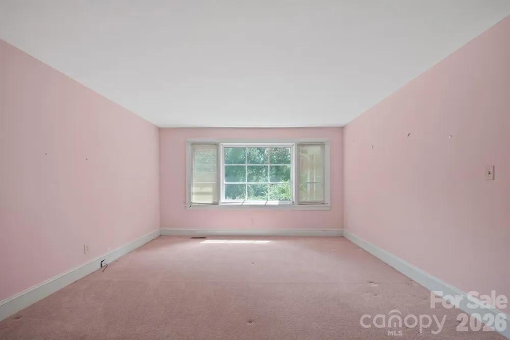 17 E Murray Street Maiden, NC 28650