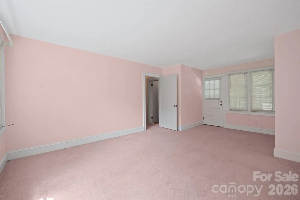 17 E Murray Street Maiden, NC 28650