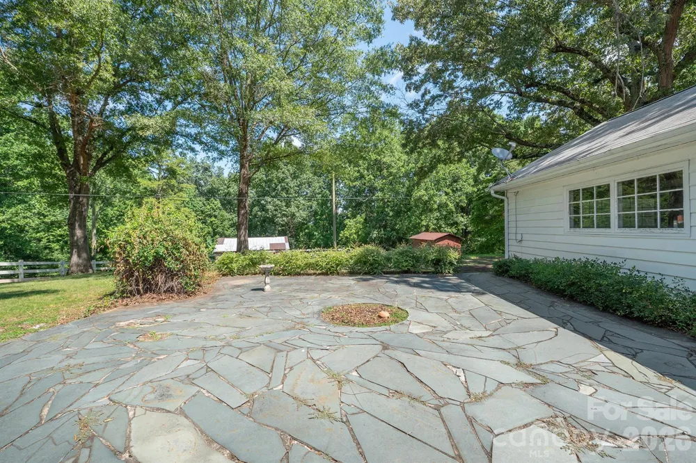 17 E Murray Street Maiden, NC 28650