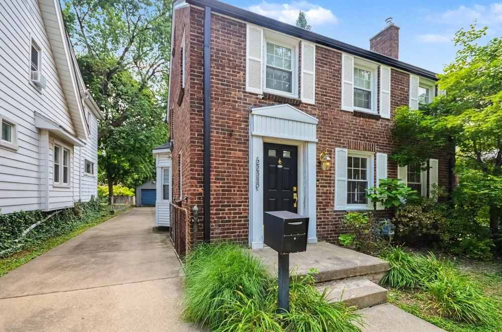 22515 Gregory Street Dearborn City, MI 48124
