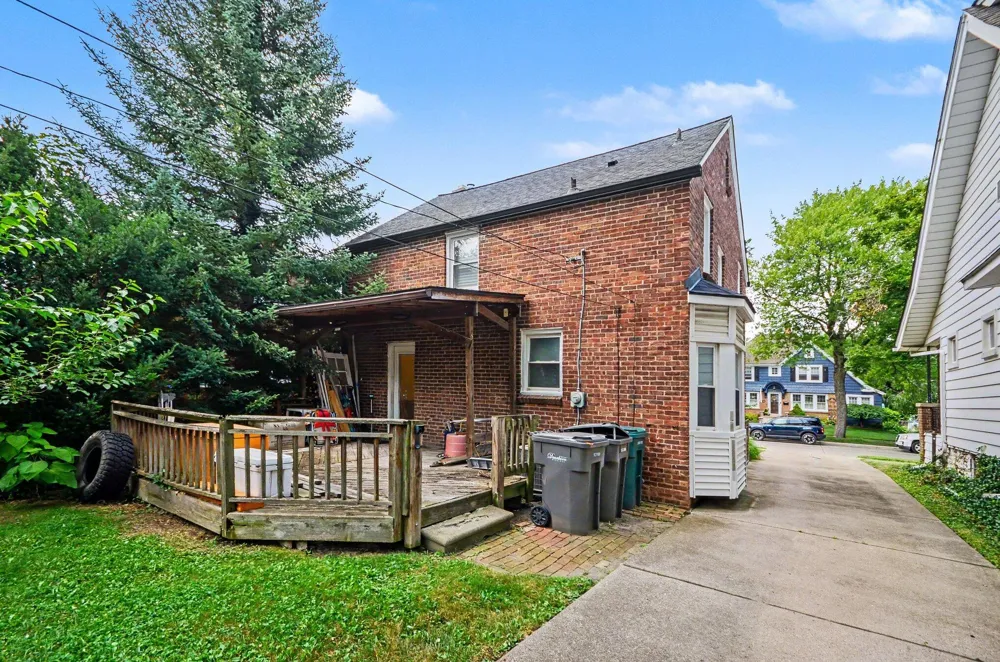 22515 Gregory Street Dearborn City, MI 48124