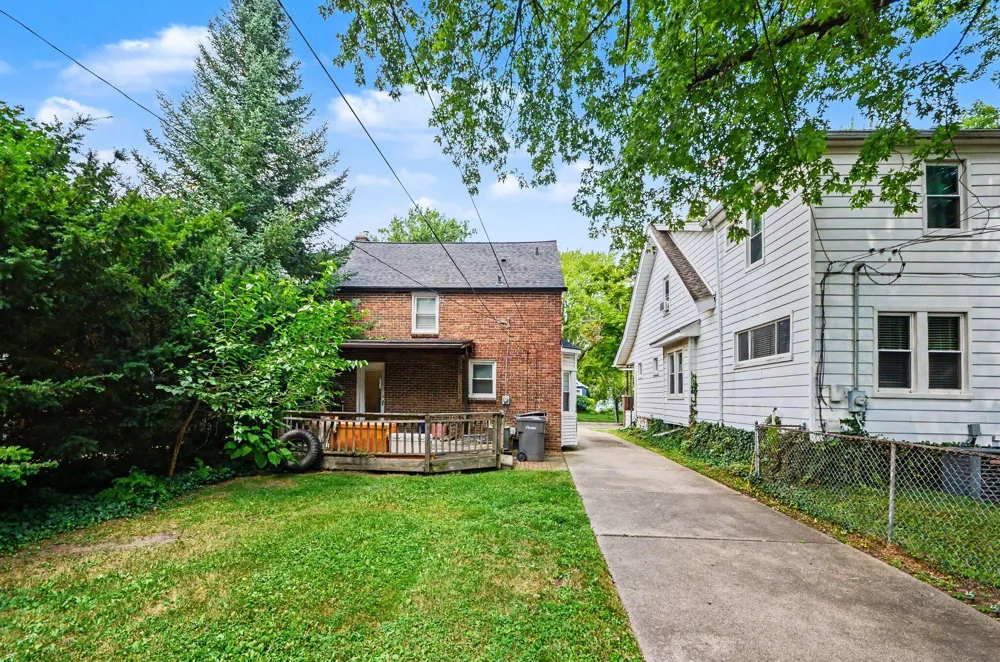 22515 Gregory Street Dearborn City, MI 48124