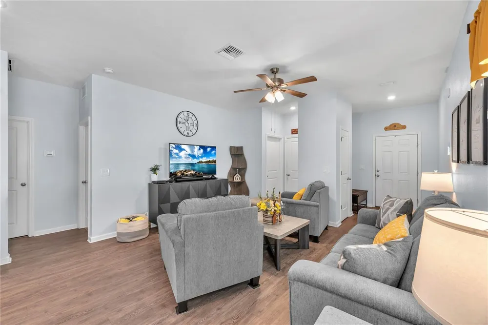34820 DAISY MEADOW LOOP Zephyrhills, FL 33541
