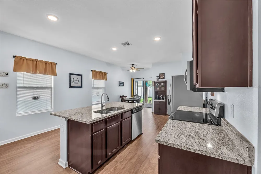 34820 DAISY MEADOW LOOP Zephyrhills, FL 33541