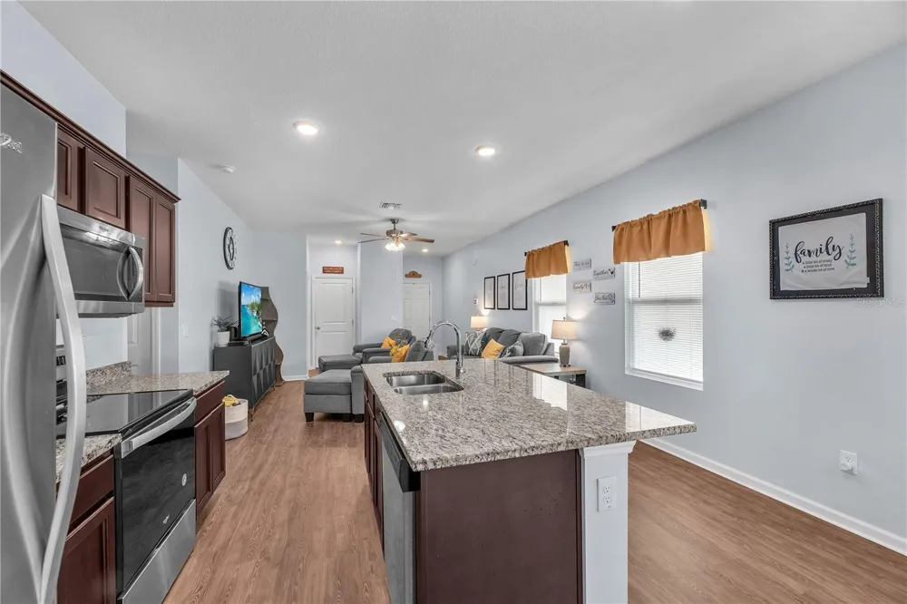 34820 DAISY MEADOW LOOP Zephyrhills, FL 33541
