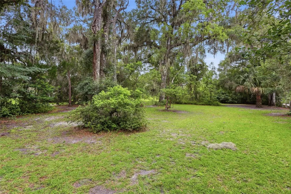1320 W TAYLOR ROAD Deland, FL 32720