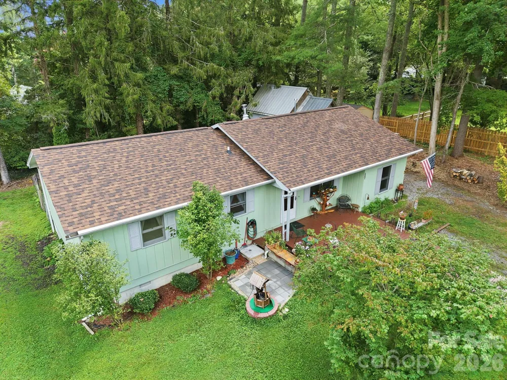 473 King William Road Hendersonville, NC 28739