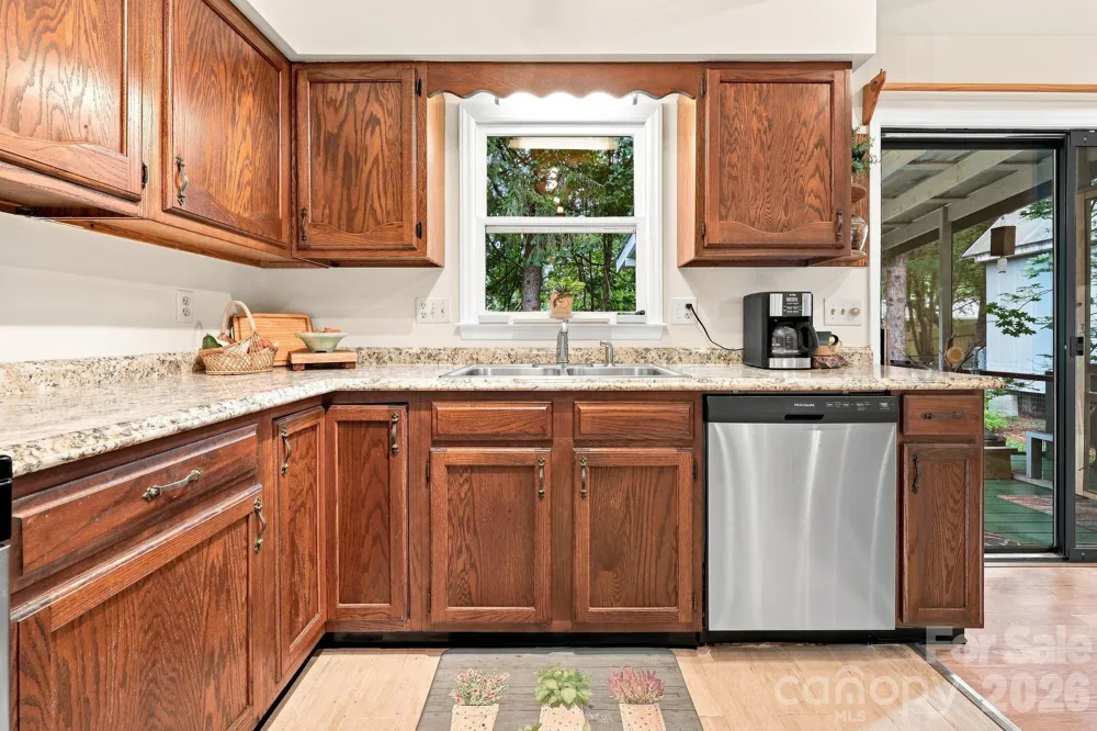 473 King William Road Hendersonville, NC 28739