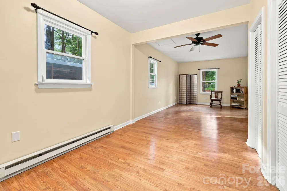 473 King William Road Hendersonville, NC 28739