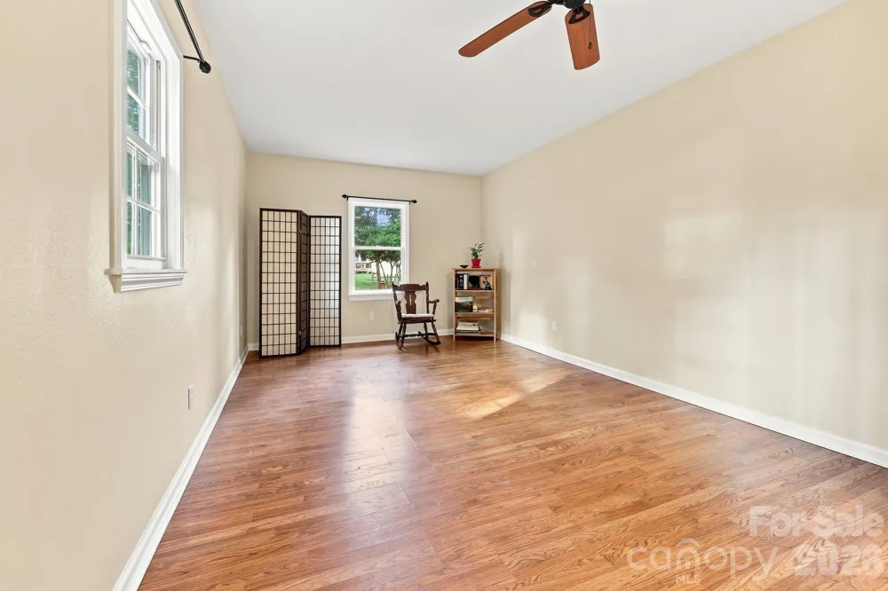 473 King William Road Hendersonville, NC 28739