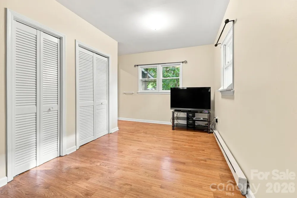 473 King William Road Hendersonville, NC 28739
