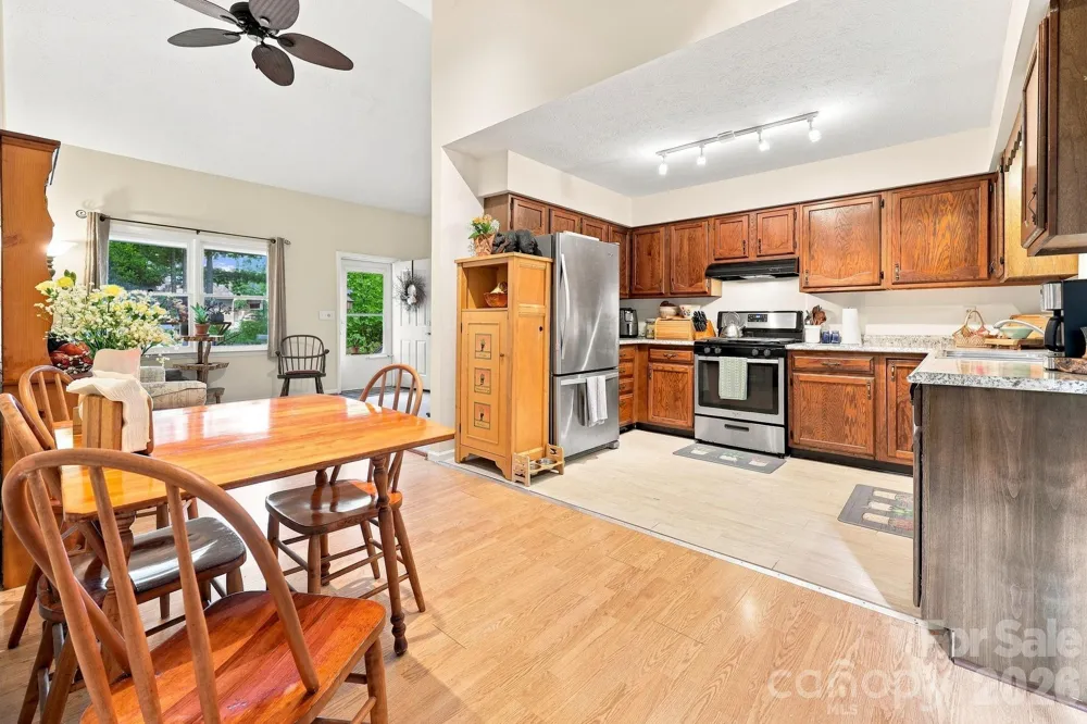473 King William Road Hendersonville, NC 28739