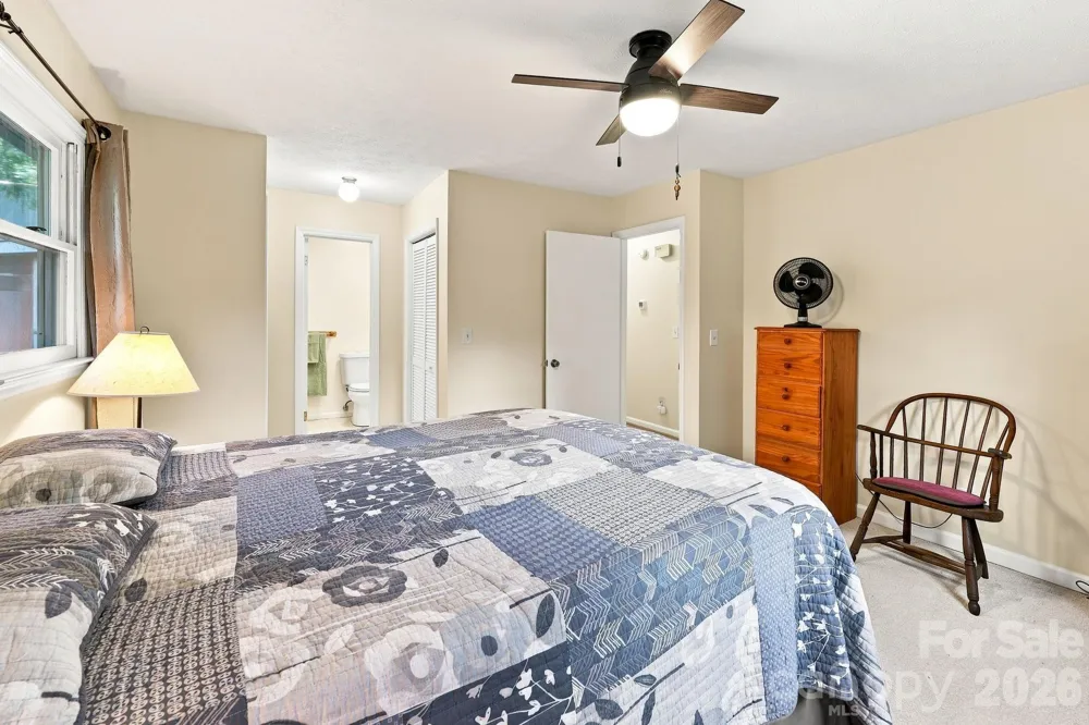 473 King William Road Hendersonville, NC 28739