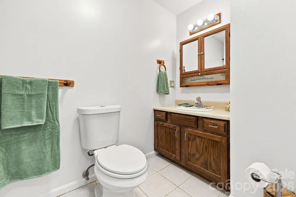 473 King William Road Hendersonville, NC 28739
