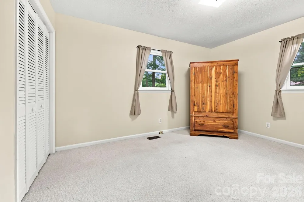 473 King William Road Hendersonville, NC 28739