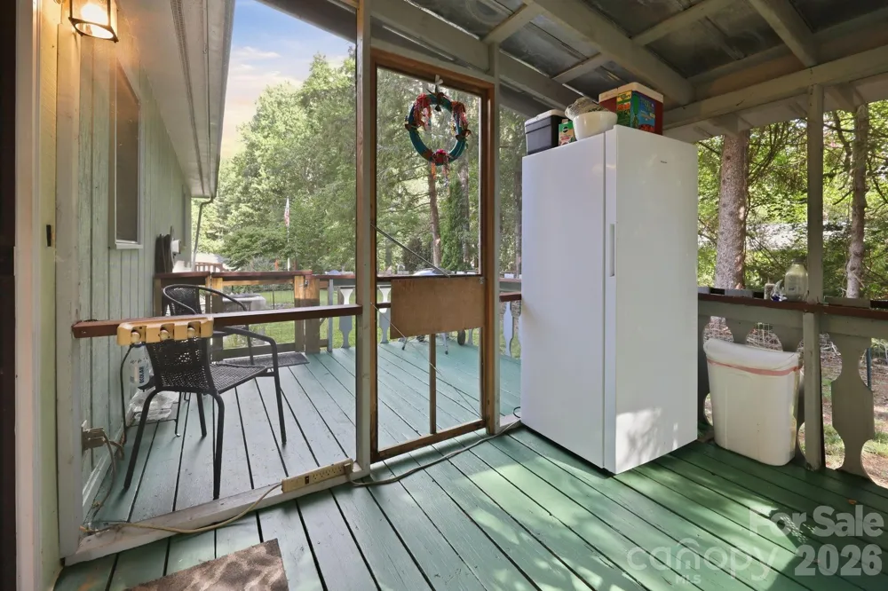 473 King William Road Hendersonville, NC 28739