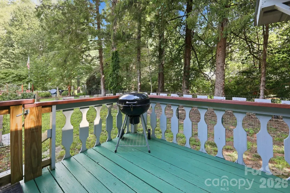 473 King William Road Hendersonville, NC 28739