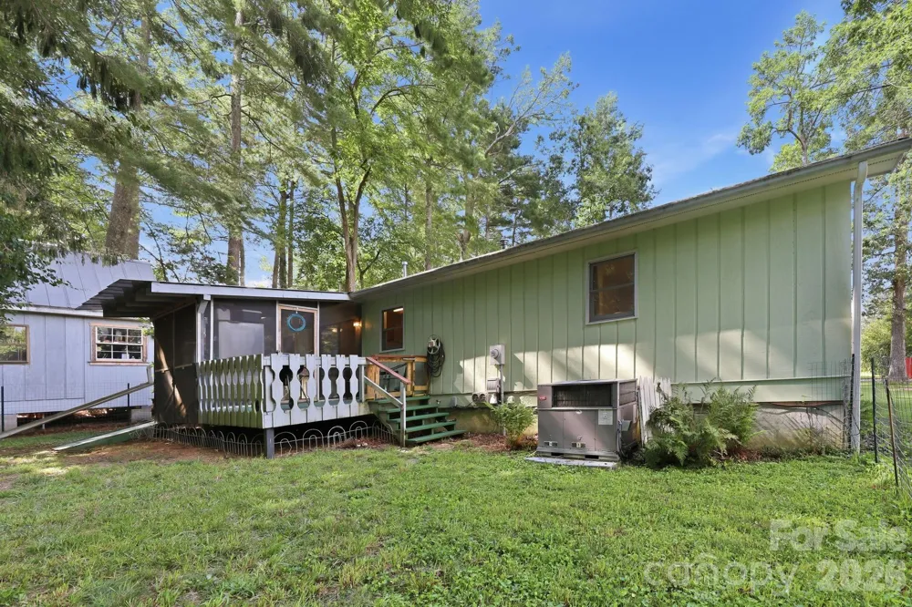 473 King William Road Hendersonville, NC 28739