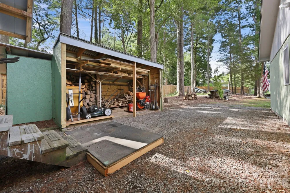 473 King William Road Hendersonville, NC 28739