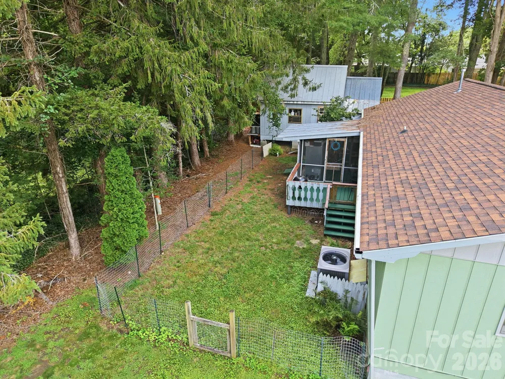 473 King William Road Hendersonville, NC 28739