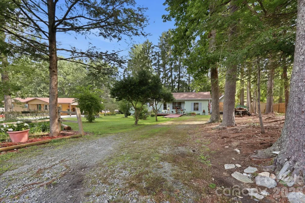 473 King William Road Hendersonville, NC 28739