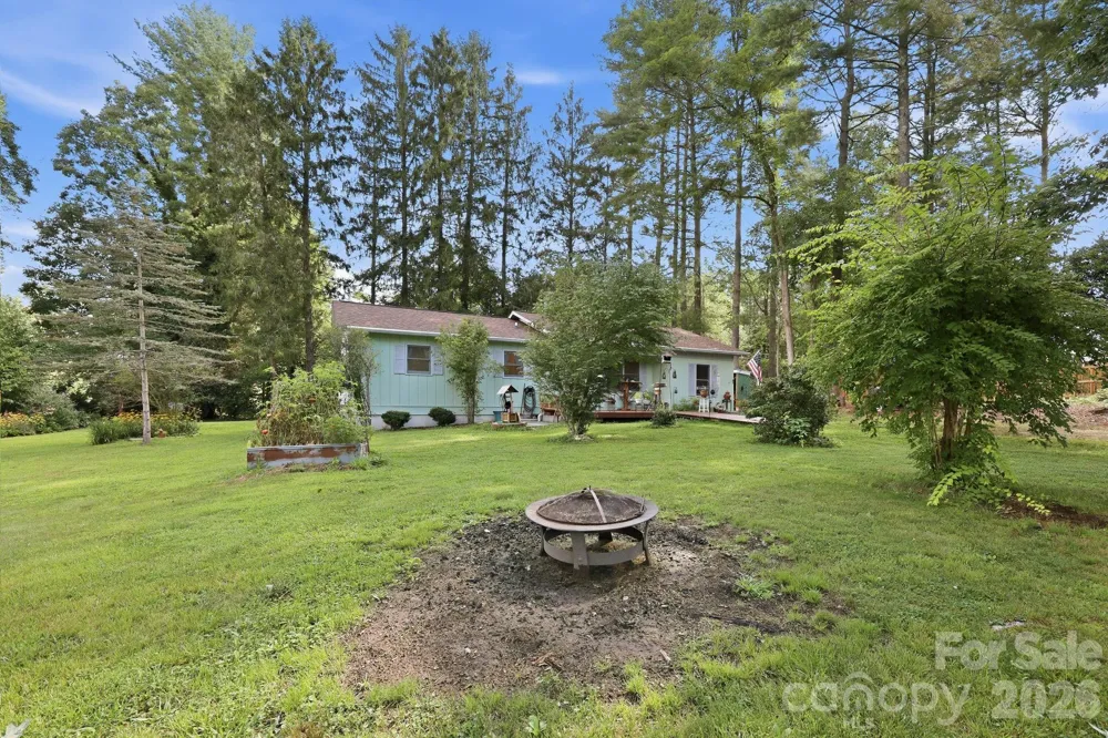 473 King William Road Hendersonville, NC 28739