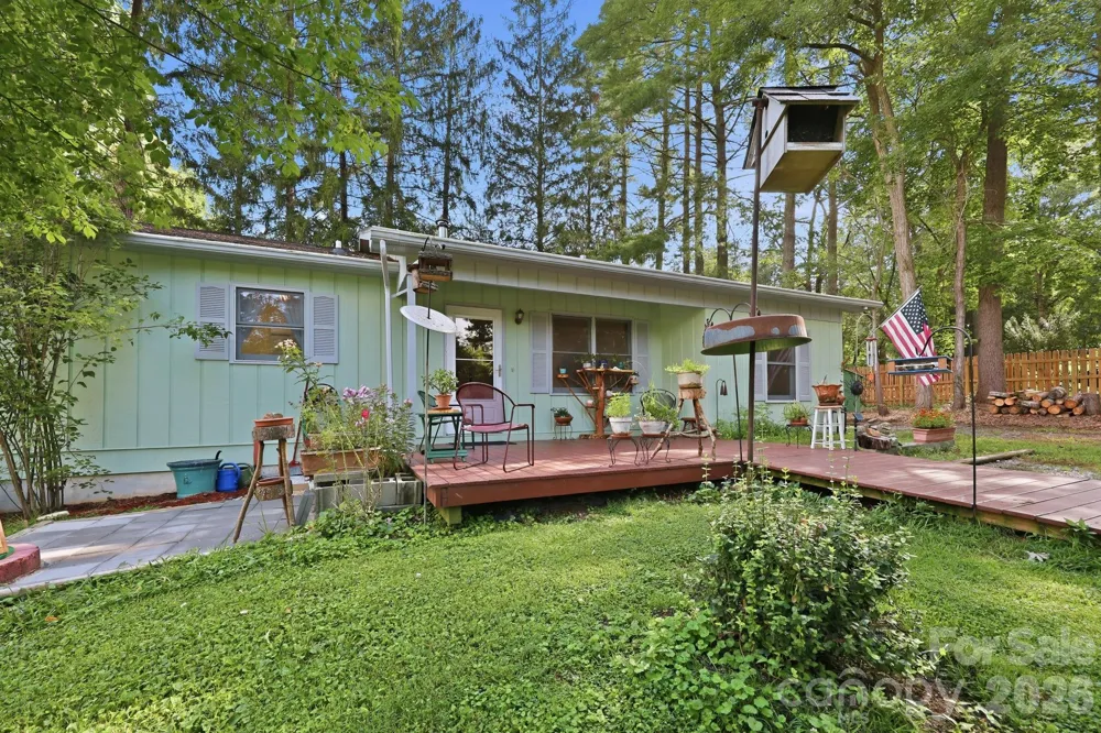 473 King William Road Hendersonville, NC 28739