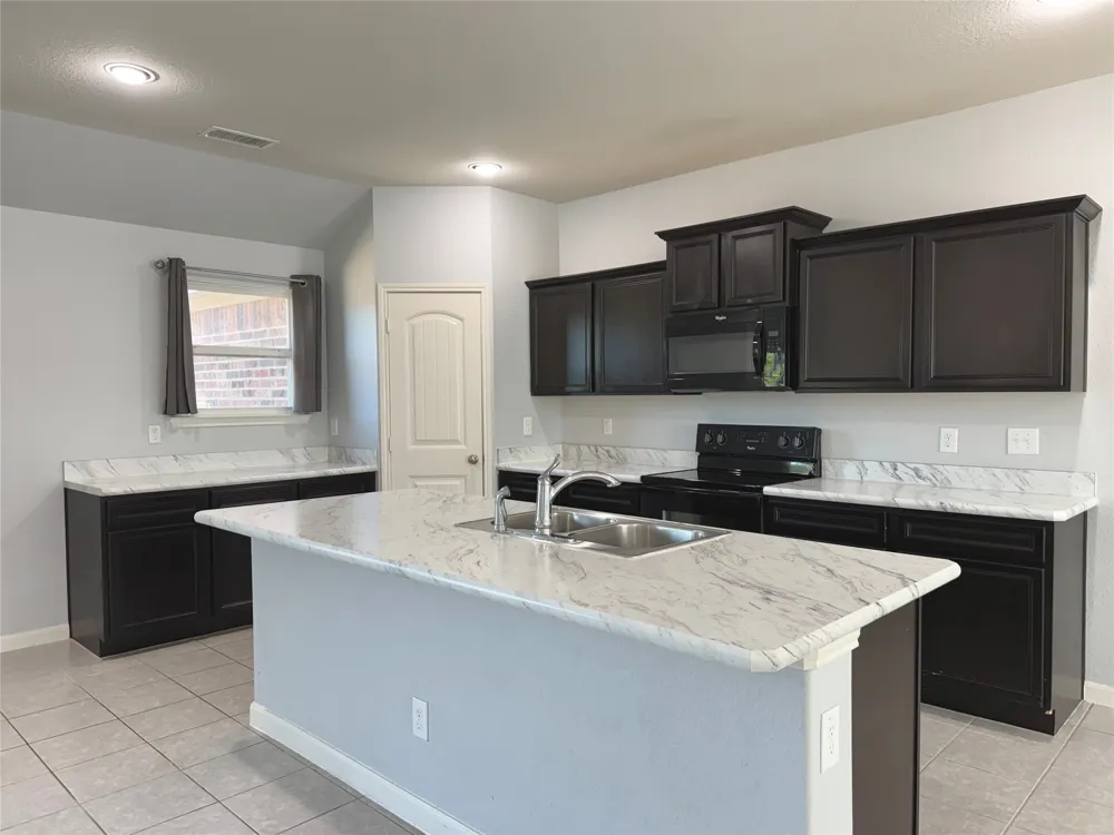 2126 Candace Drive Lancaster, TX 75146