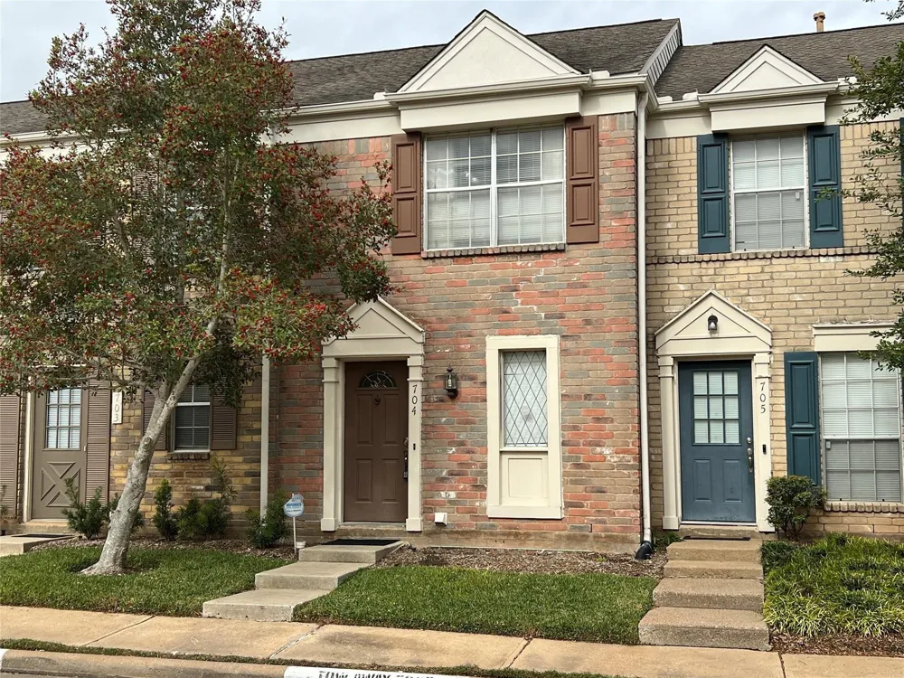 2910 Grants Lake Boulevard #704 Sugar Land, TX 77479
