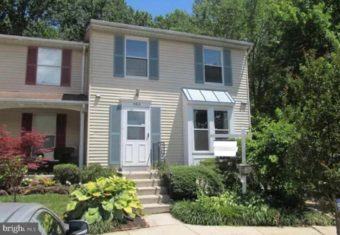 565 BAY DALE COURT
