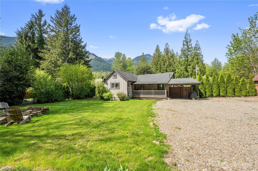 14616 681st Avenue NE Baring, WA 98224