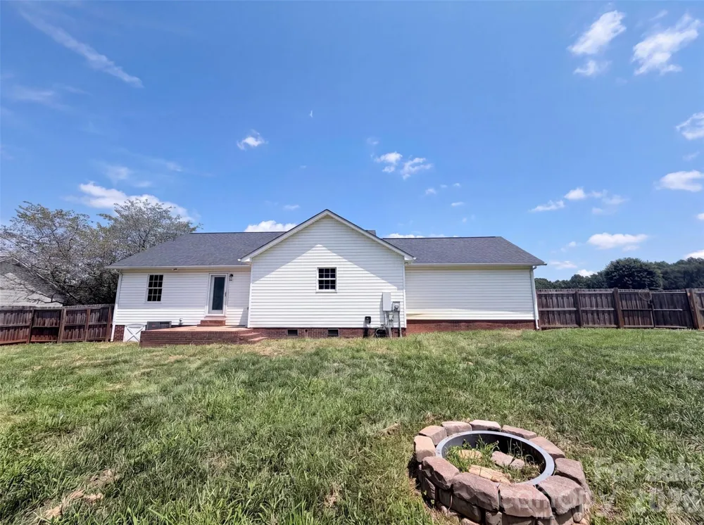 2243 Mintew Circle Lincolnton, NC 28092