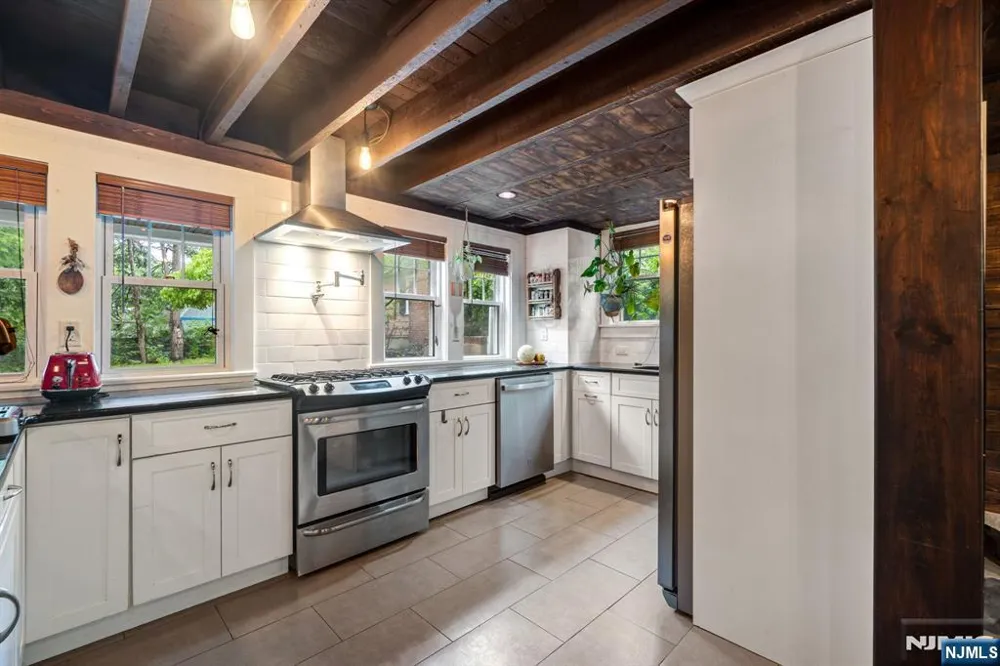 321 Glen Avenue Ridgewood, NJ 07450