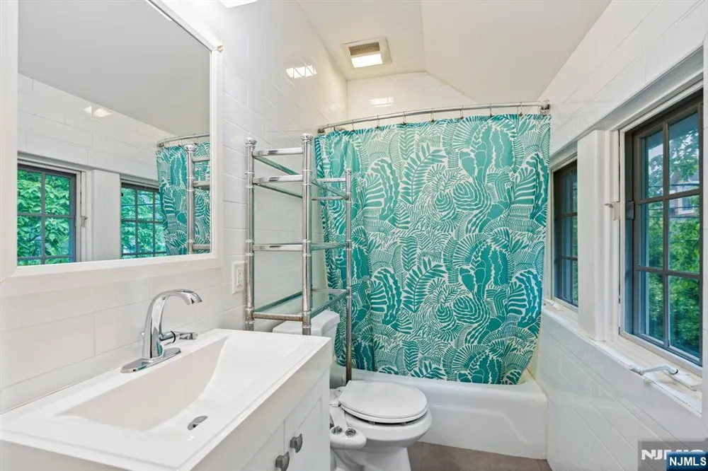 321 Glen Avenue Ridgewood, NJ 07450