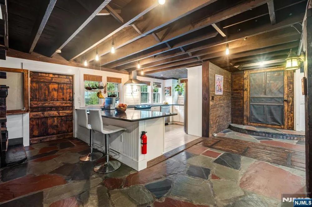 321 Glen Avenue Ridgewood, NJ 07450