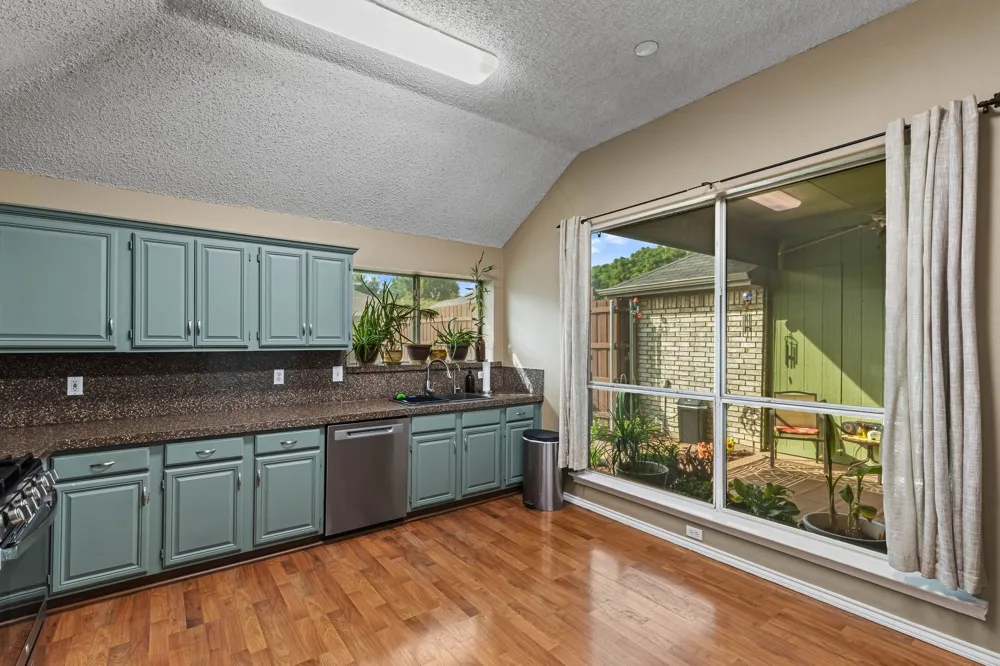 2037 Vista Drive Lewisville, TX 75067