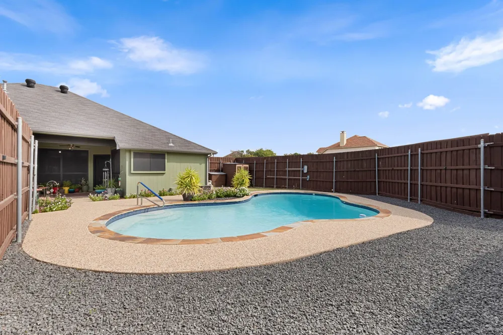 2037 Vista Drive Lewisville, TX 75067