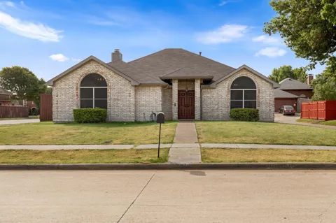2037 Vista Drive