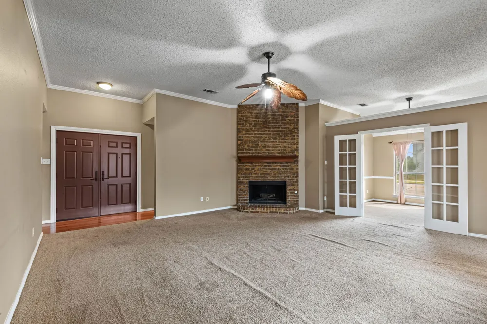 2037 Vista Drive Lewisville, TX 75067
